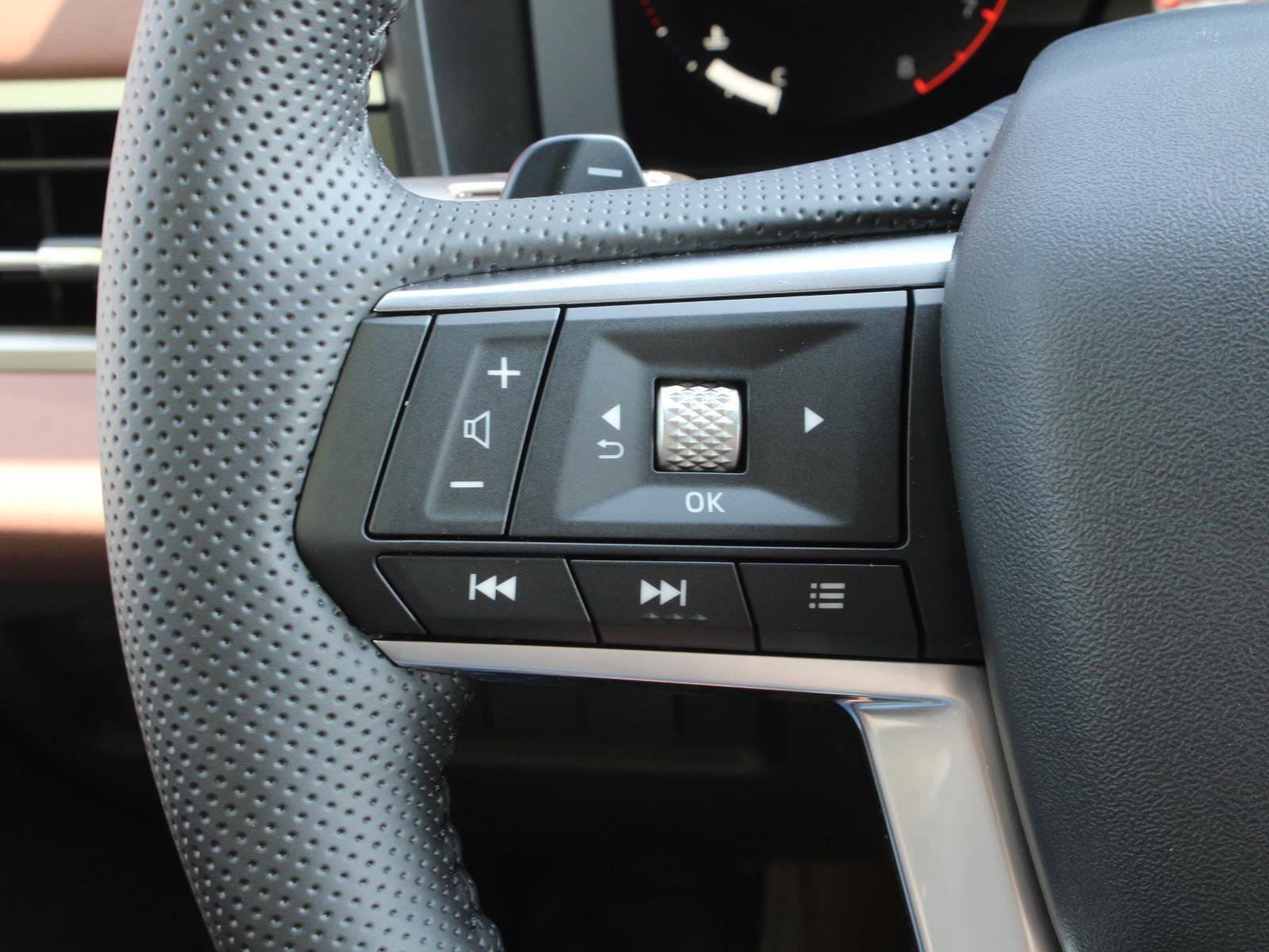 New 2025 Mitsubishi Outlander SEL image 30