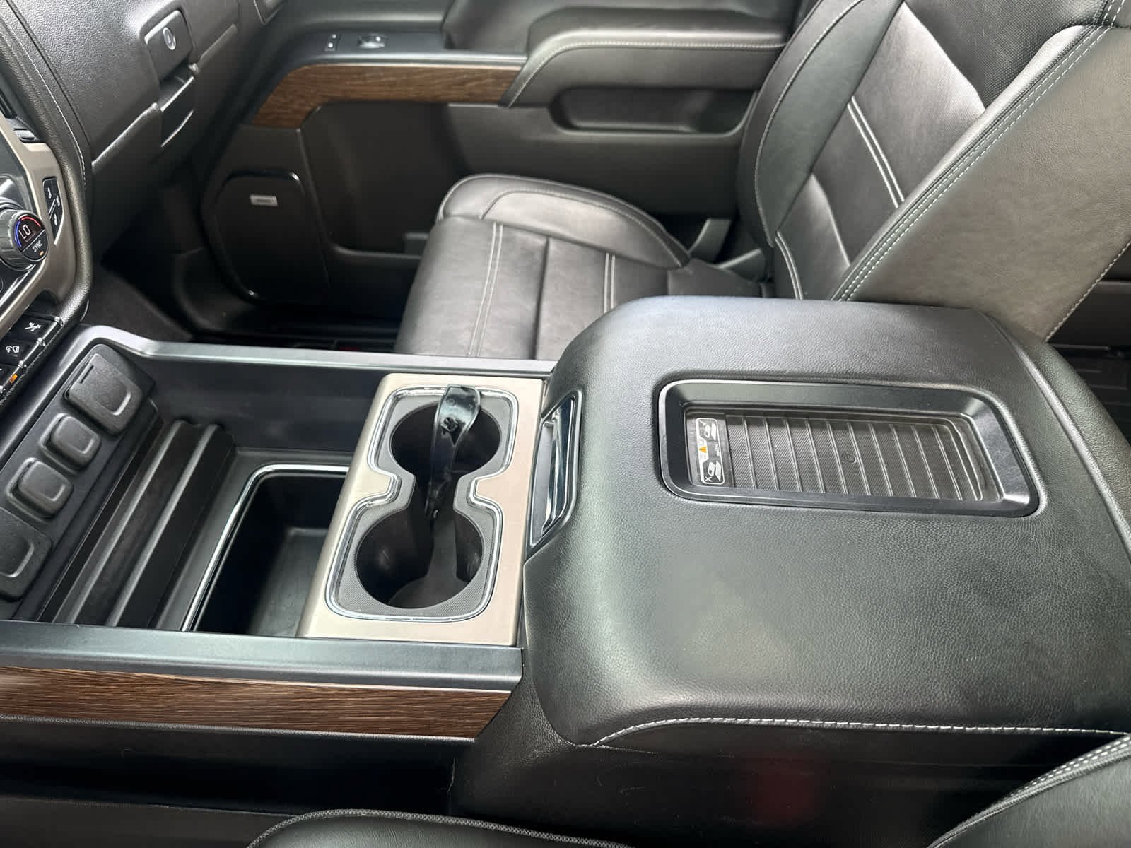 Used 2018 GMC Sierra 1500 Denali w/ Denali Ultimate Package AWD/4WD image 18