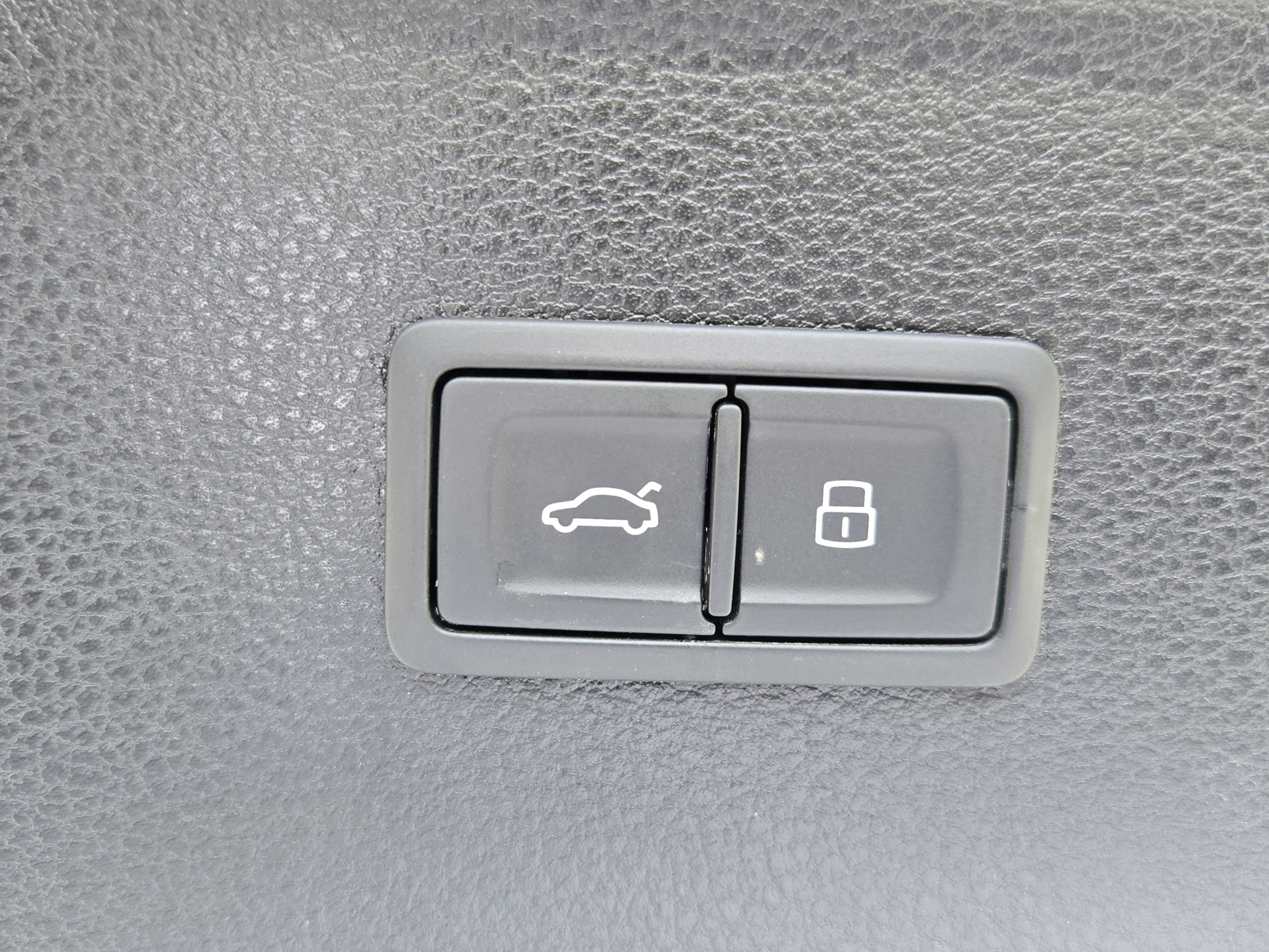 Used 2023 Audi Q5 e Premium AWD/4WD image 27