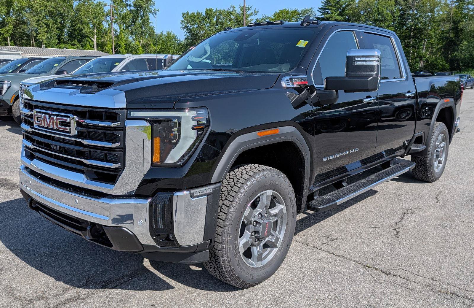 New 2026 GMC Sierra 2500 SLT w/ SLT Premium Package AWD/4WD image 3