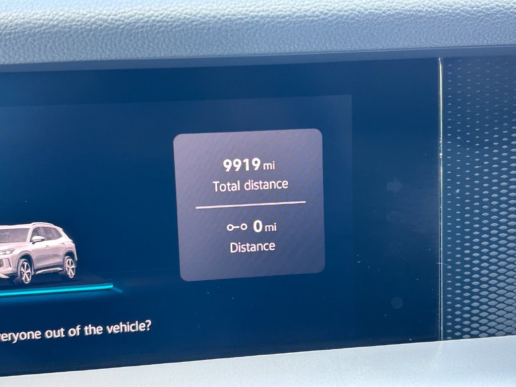Used 2026 Volkswagen Tiguan SE FWD image 30