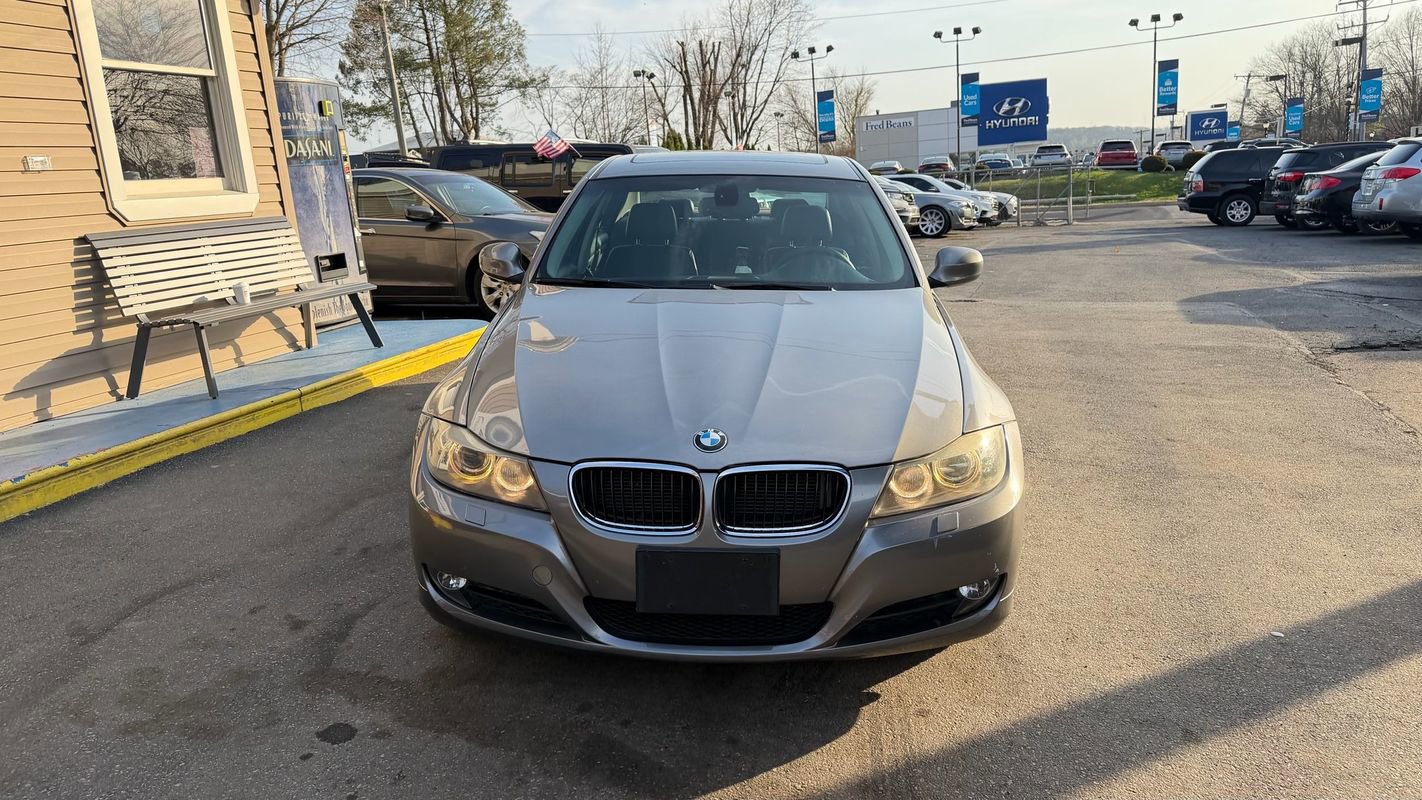 Used 2010 BMW 328i xDrive Sedan w/ Premium Pkg AWD/4WD image 9