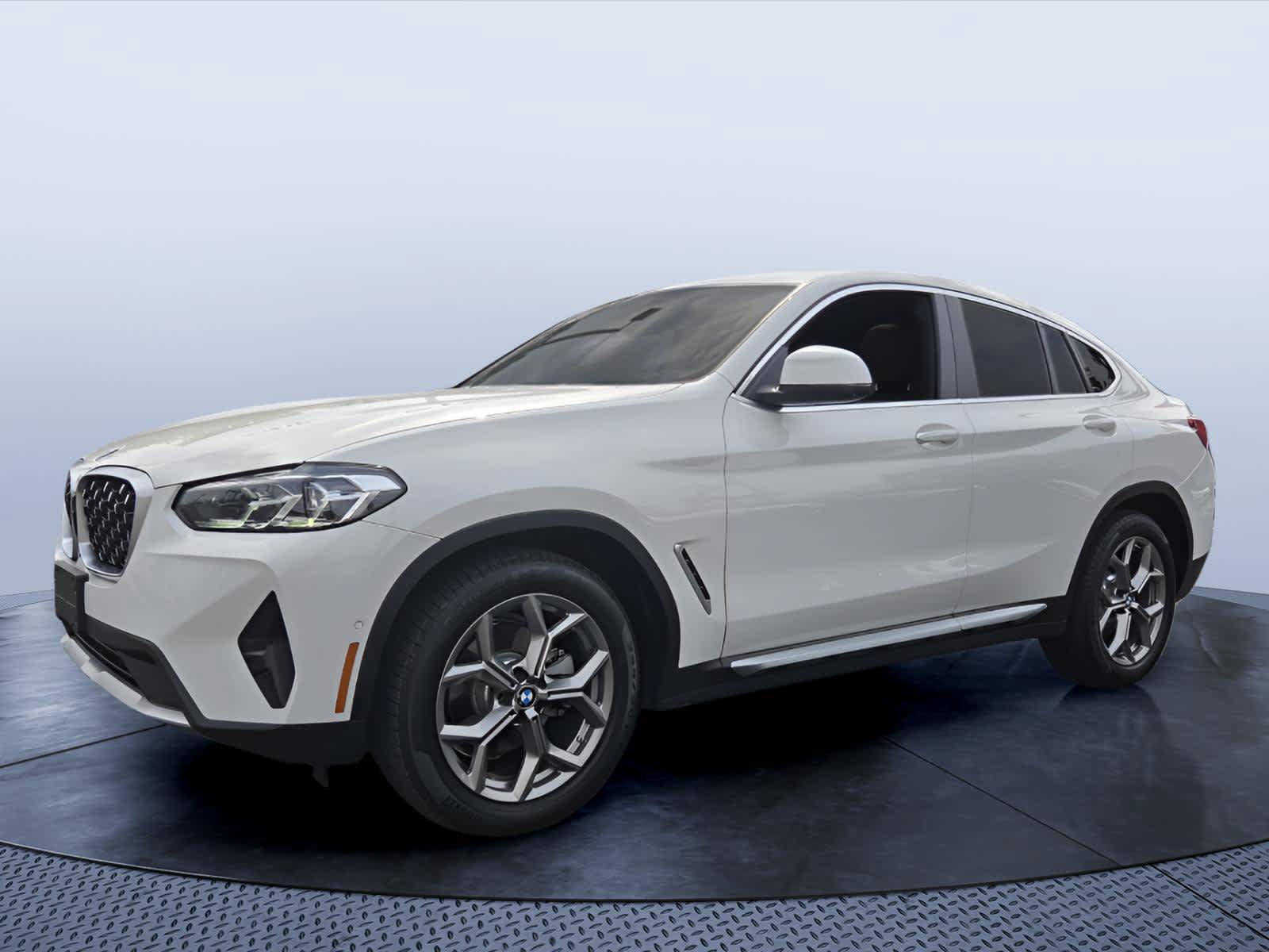 Used 2025 BMW X4 xDrive30i AWD/4WD image 2