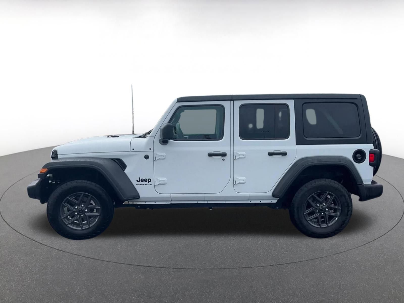 Used 2025 Jeep Wrangler Sport S image 9