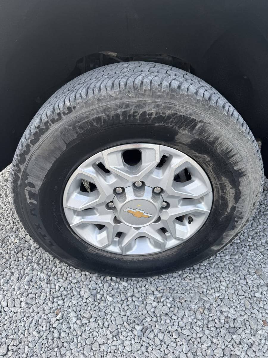 Used 2021 Chevrolet Silverado 2500 LT w/ Z71 Off-Road Package AWD/4WD image 12
