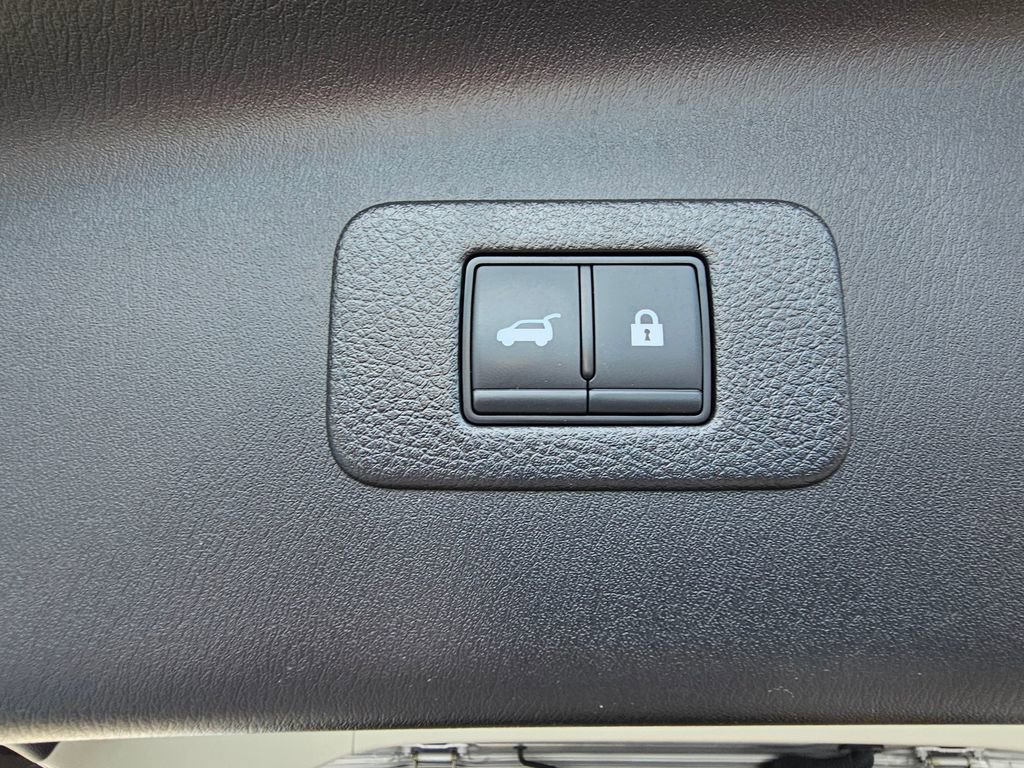 Used 2023 Nissan Armada Platinum w/ Captain's Chairs Package AWD/4WD image 13