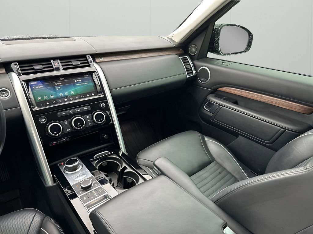 Used 2020 Land Rover Discovery HSE Luxury image 20