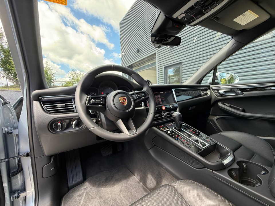 New 2026 Porsche Macan S AWD/4WD image 4