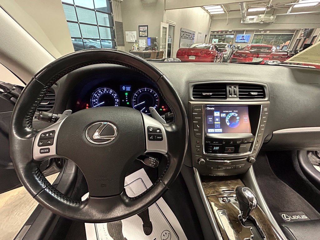 Used 2014 Lexus IS 250C w/ Luxury Package RWD image 9