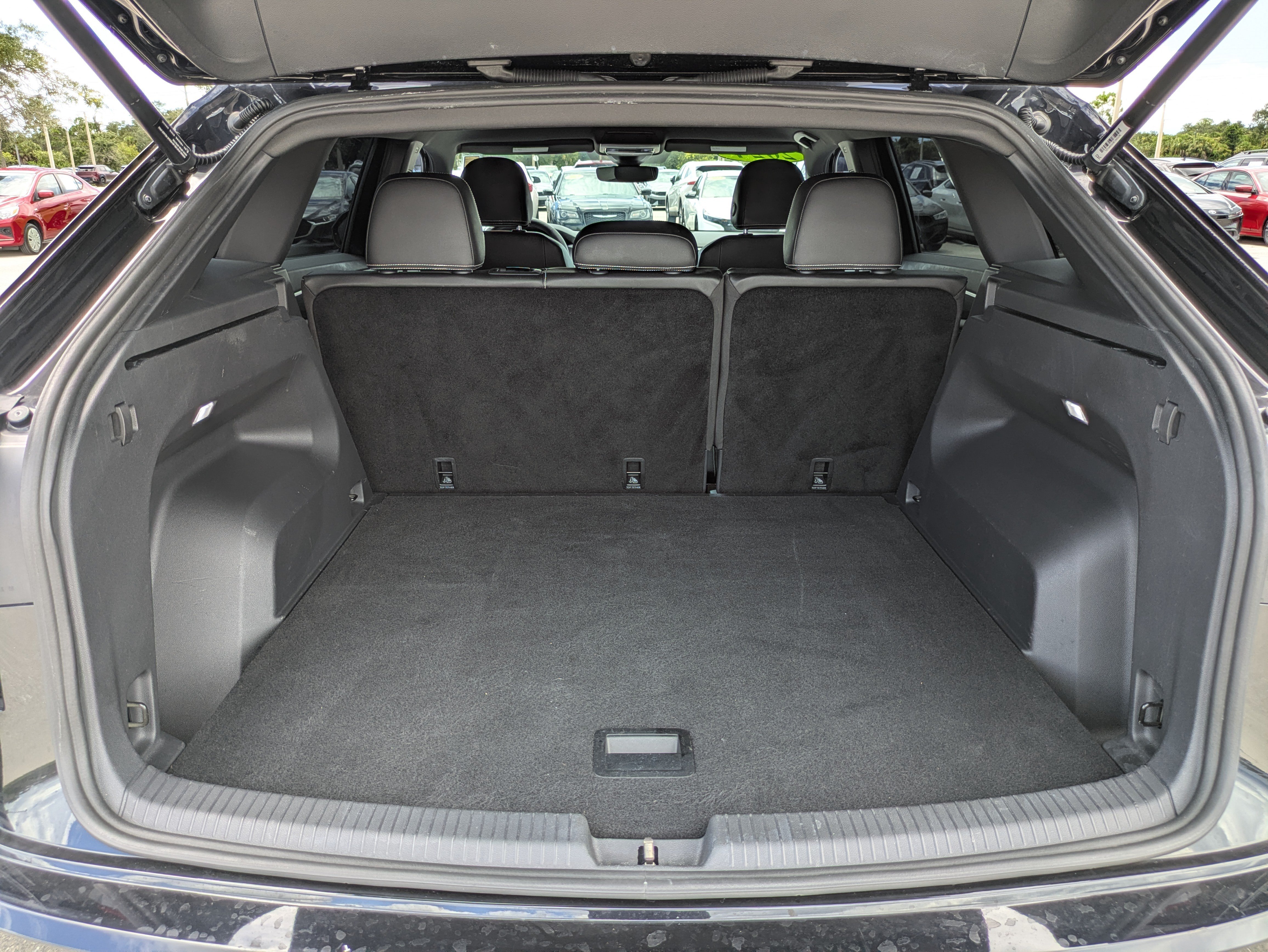 Used 2024 Volkswagen Atlas Cross Sport SE FWD image 13