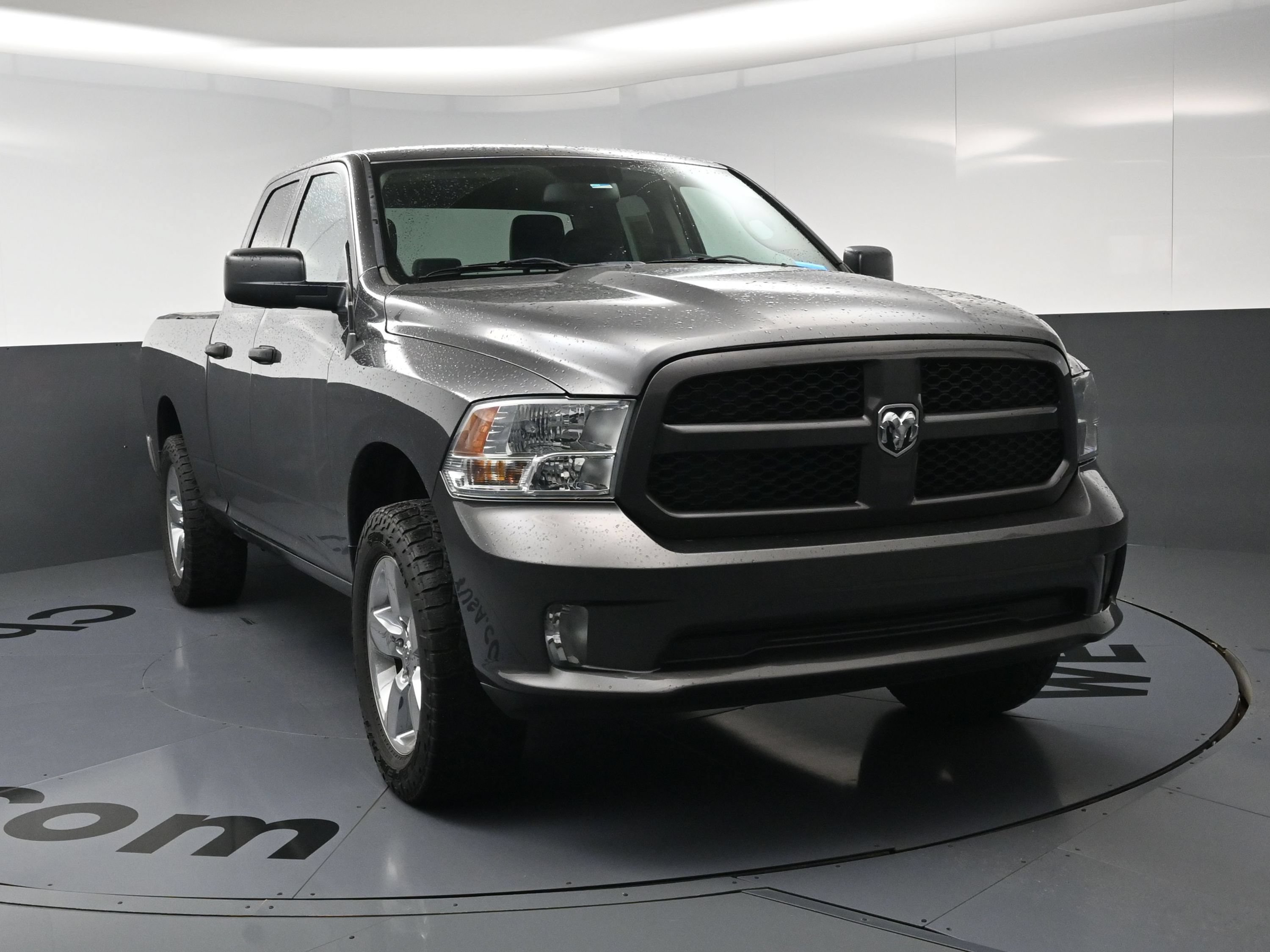 Used 2016 RAM 1500 Express AWD/4WD image 3