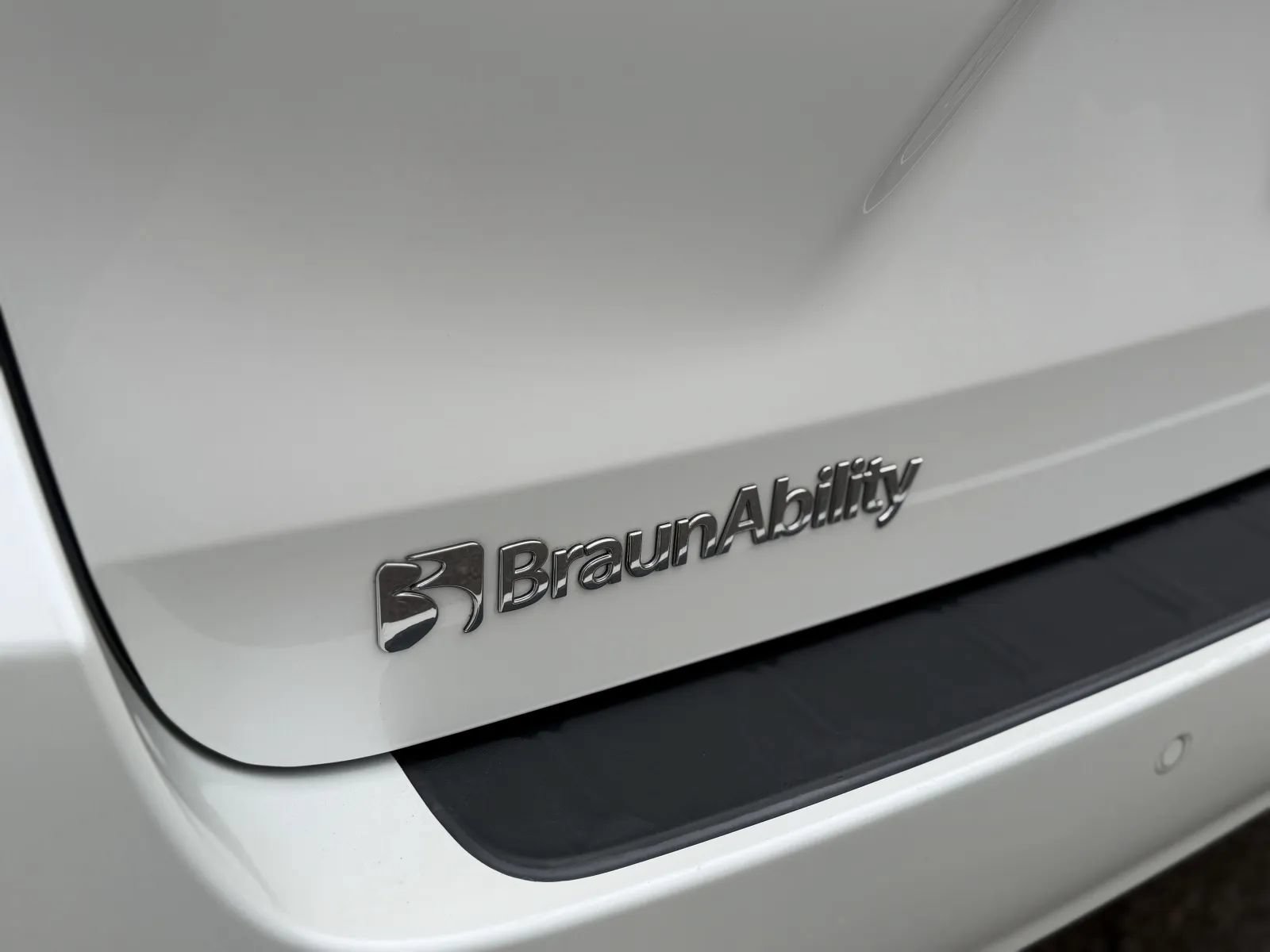 Used 2019 Toyota Sienna XLE w/ XLE Navigation Package FWD image 44