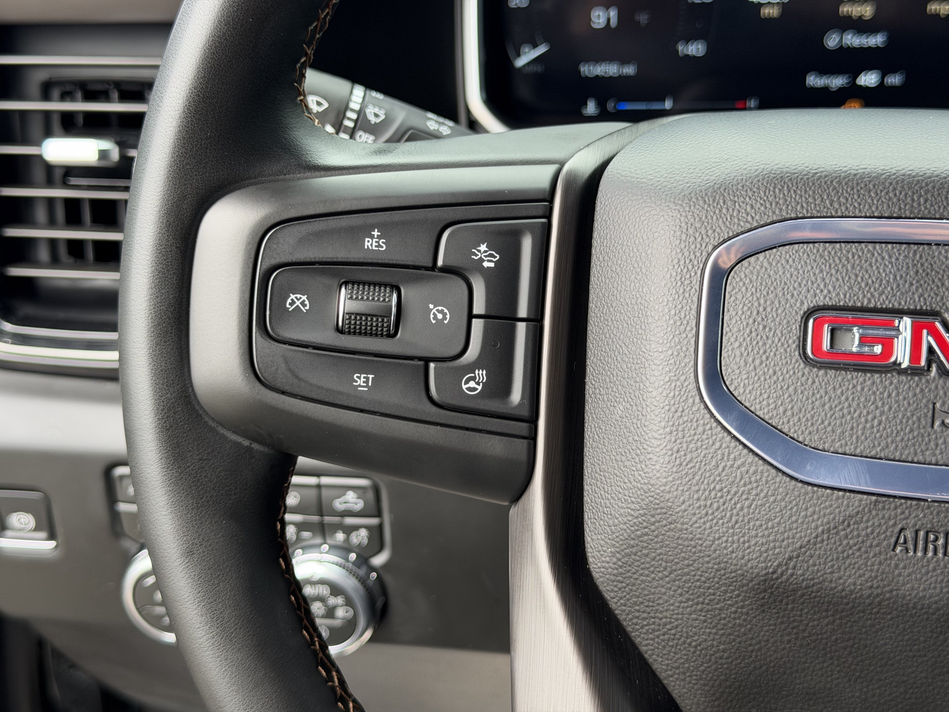 Used 2026 GMC Sierra 2500 AT4 w/ Technology Package AWD/4WD image 10