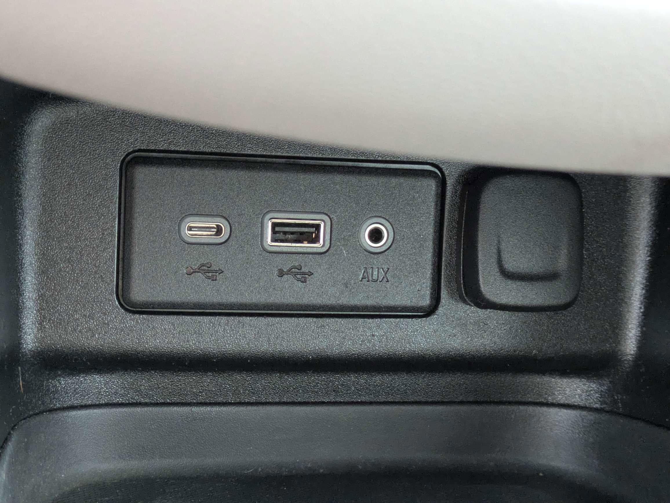 Used 2022 Chevrolet Equinox LS w/ LPO, Floor Liner Package FWD image 25