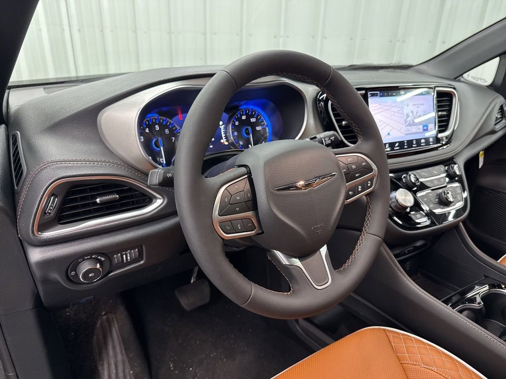 New 2026 Chrysler Pacifica Pinnacle image 23
