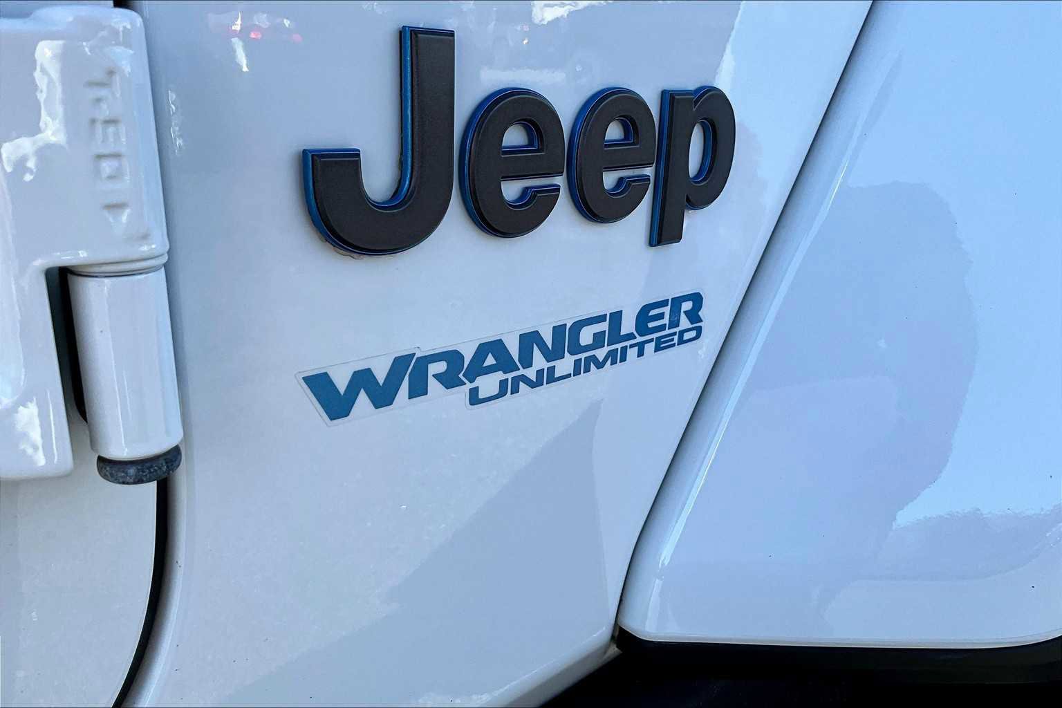 Used 2022 Jeep Wrangler Unlimited Rubicon 4xe w/ Cold Weather Group image 9