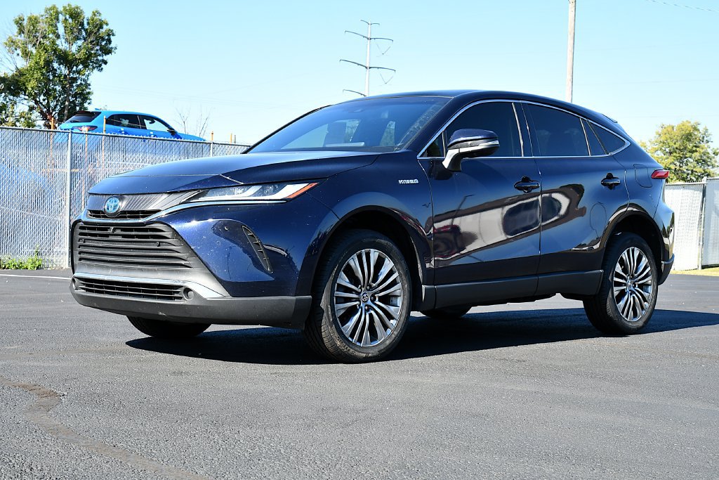 Used 2021 Toyota Venza Limited w/ Advanced Technology Package AWD/4WD image 3