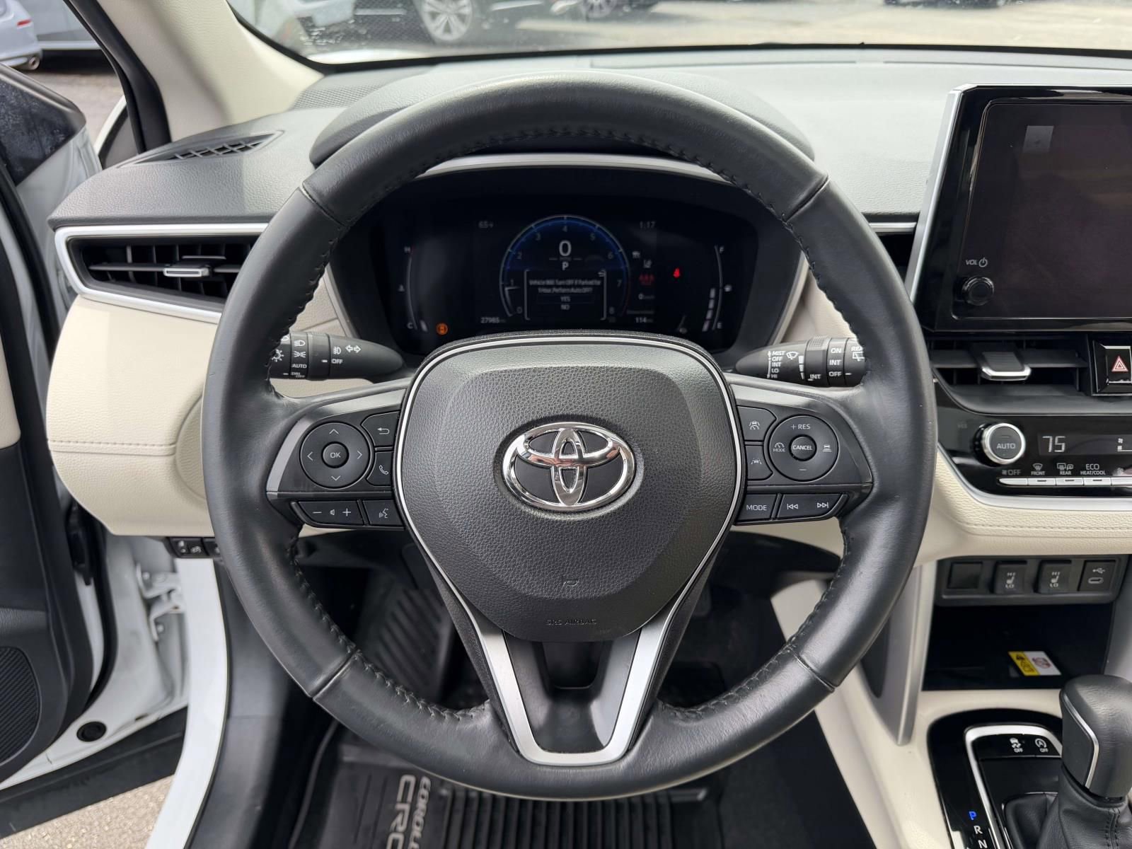 Used 2023 Toyota Corolla Cross XLE w/ Convenience Package AWD/4WD image 24