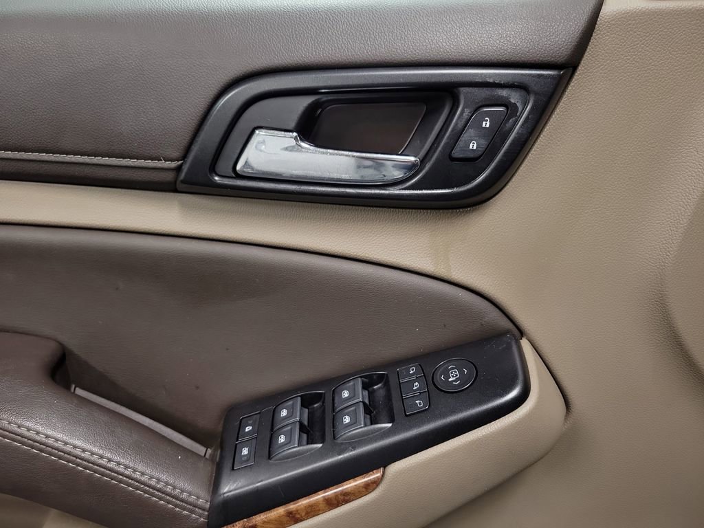 Used 2020 Chevrolet Suburban Premier image 21