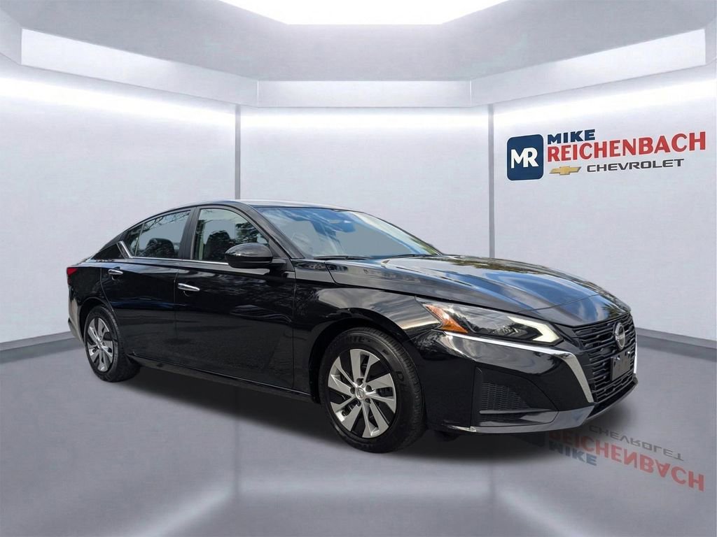 Used 2023 Nissan Altima 2.5 SV video 2