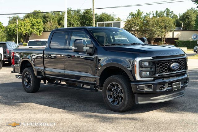 Used 2023 Ford F250 Lariat w/ Sport Appearance Package image 3