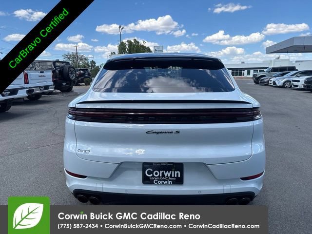 Used 2024 Porsche Cayenne S AWD/4WD image 4