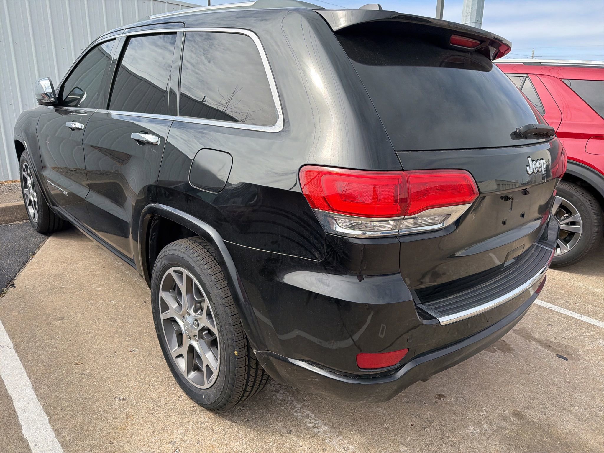 Used 2019 Jeep Grand Cherokee Overland RWD image 9
