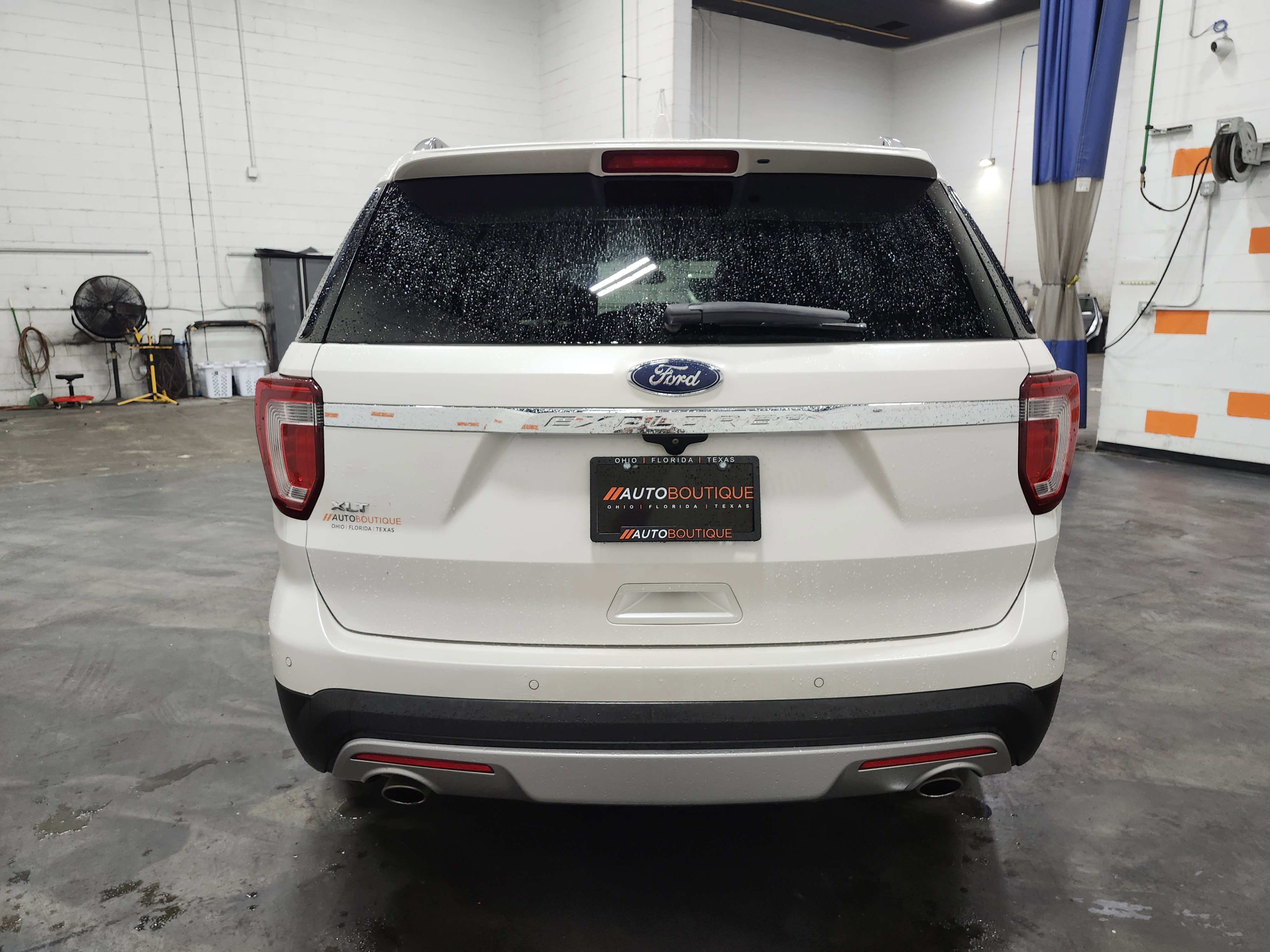 Used 2017 Ford Explorer XLT w/ Equipment Group 202A FWD image 14
