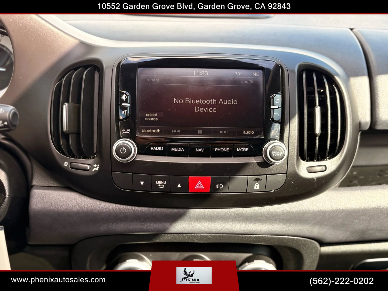 Used 2017 FIAT 500L Trekking w/ Dual-Pane Sunroof Package image 29