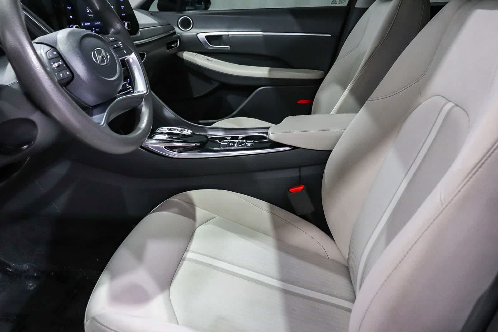 Used 2021 Hyundai Sonata SEL w/ Preferred Accessory Package FWD image 17