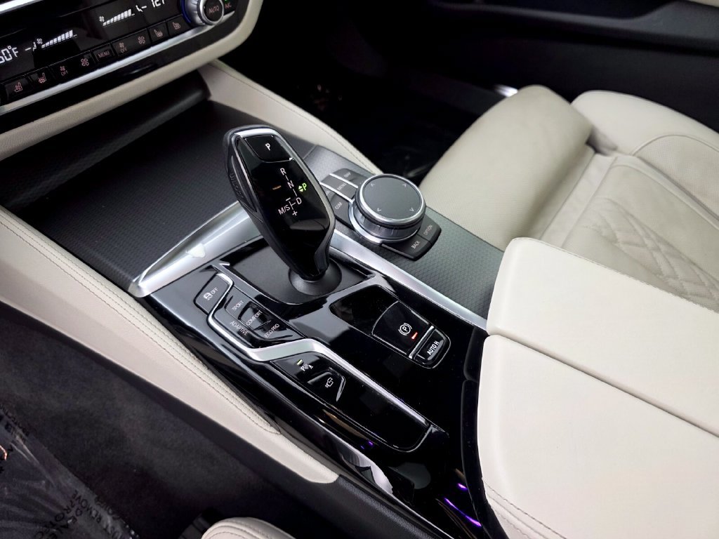 Used 2021 BMW M550i xDrive w/ Premium Package AWD/4WD image 24