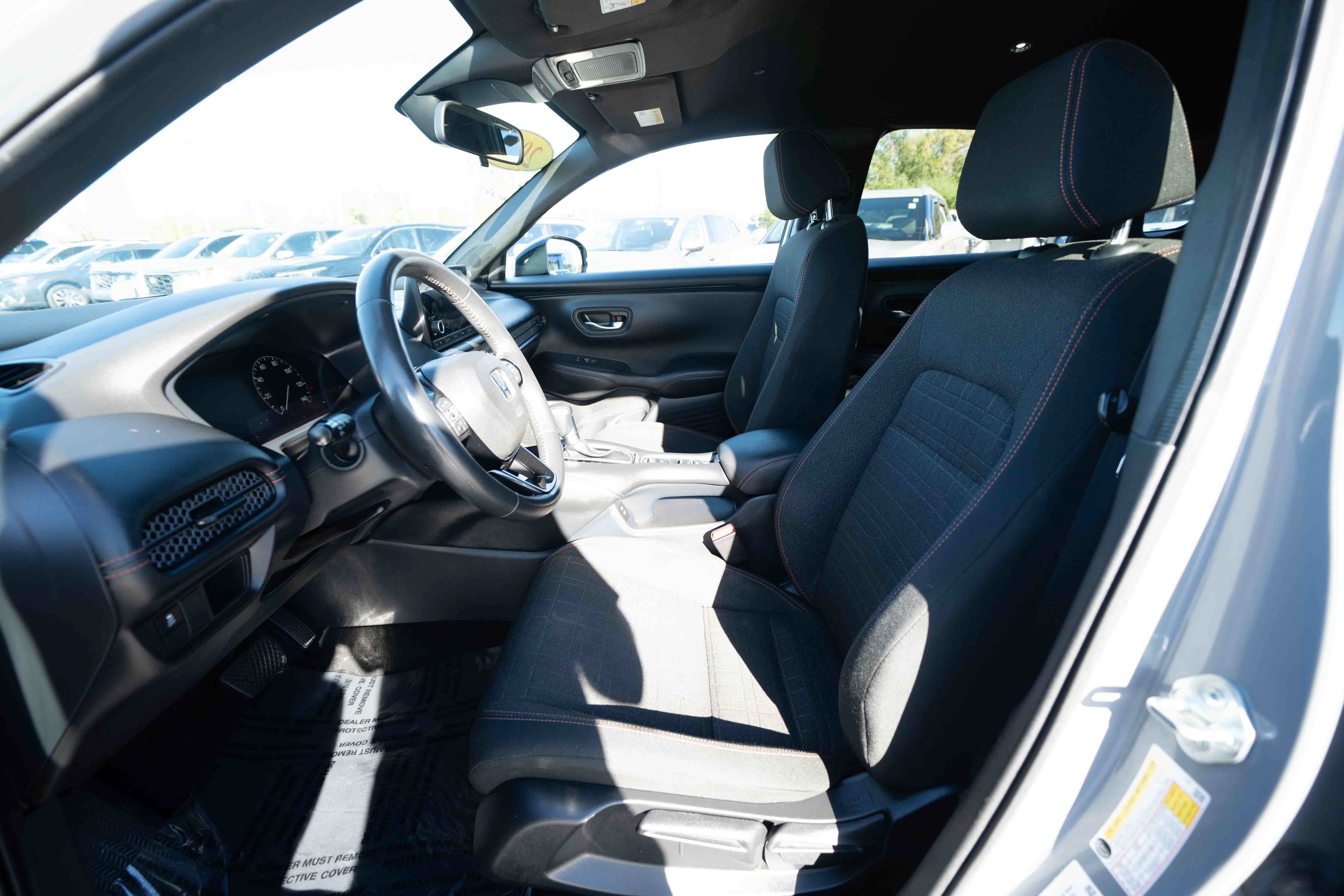 Used 2025 Honda HR-V Sport image 9