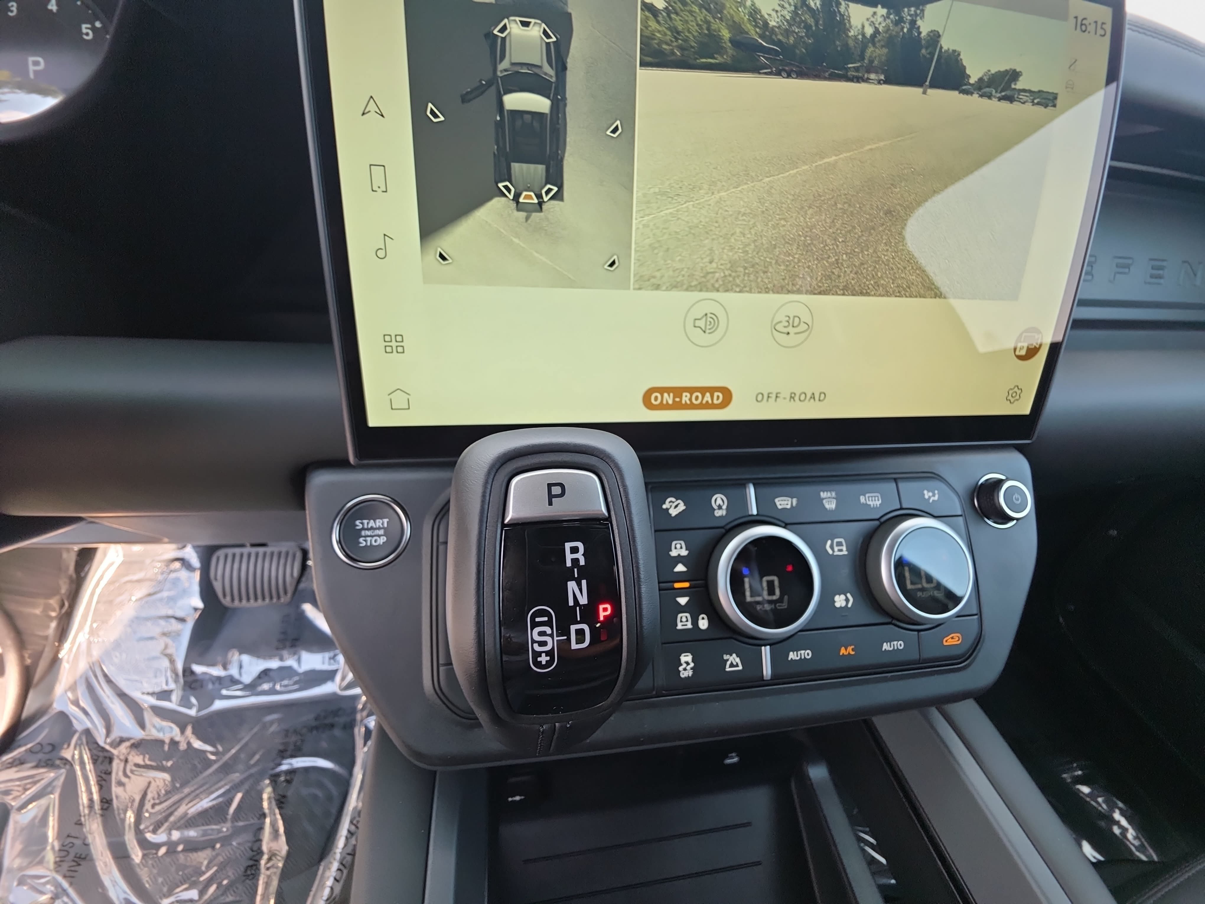 New 2026 Land Rover Defender 110 X-Dynamic SE AWD/4WD image 24