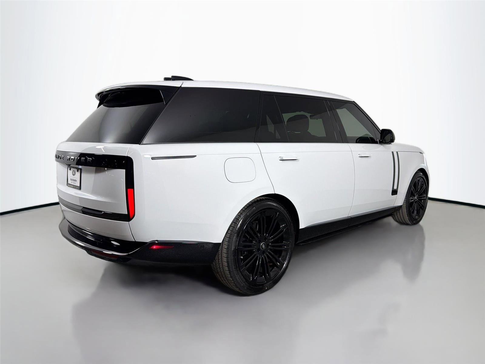 New 2025 Land Rover Range Rover Long Wheelbase SE AWD/4WD image 5