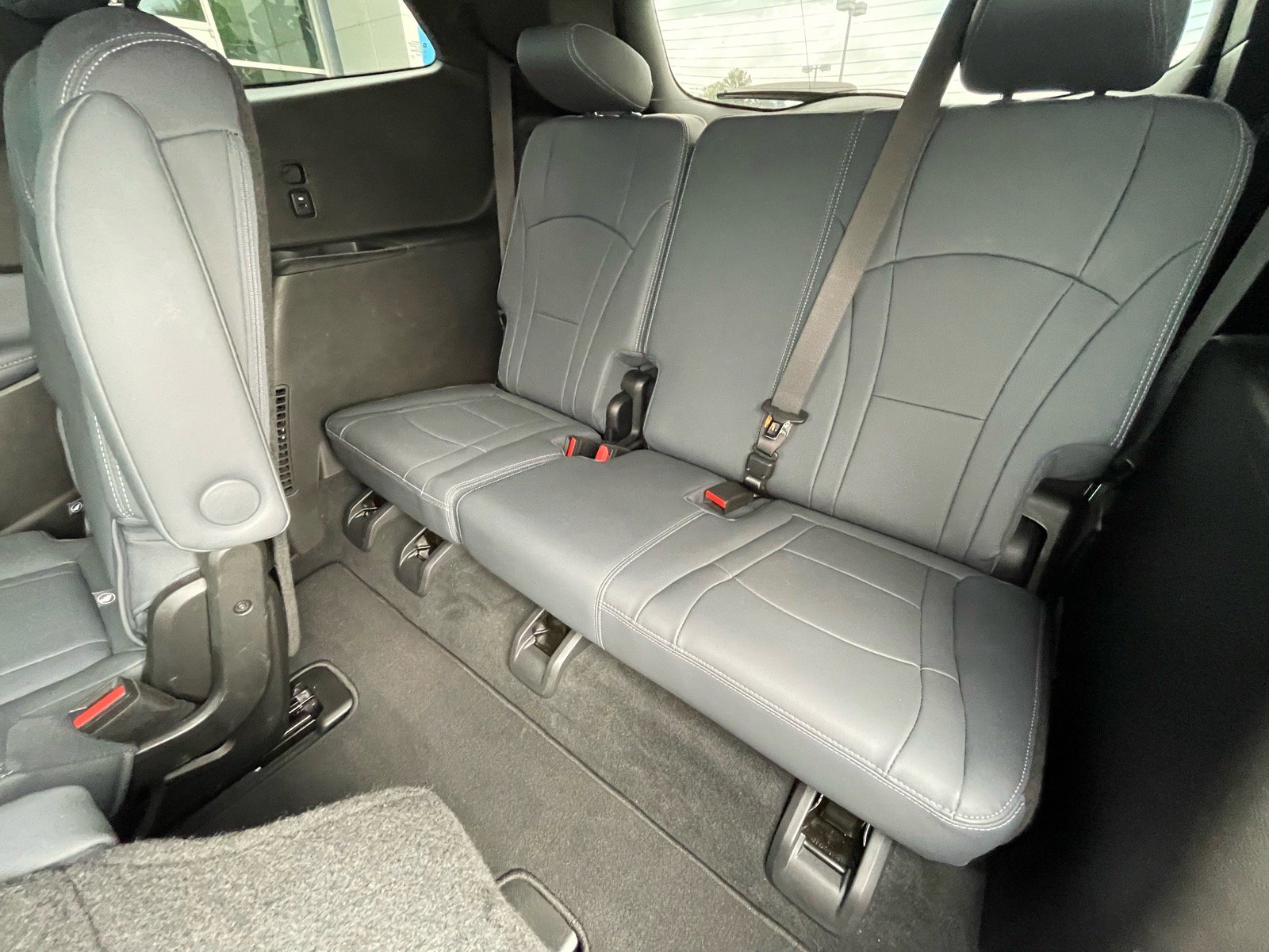 Used 2023 Buick Enclave Essence w/ Experience Buick Package FWD image 7