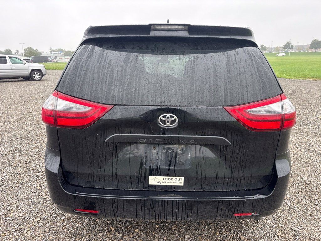Used 2020 Toyota Sienna L FWD image 7