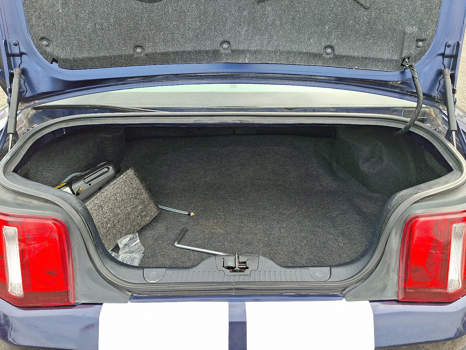 Used 2011 Ford Mustang Coupe w/ Security Pkg image 28