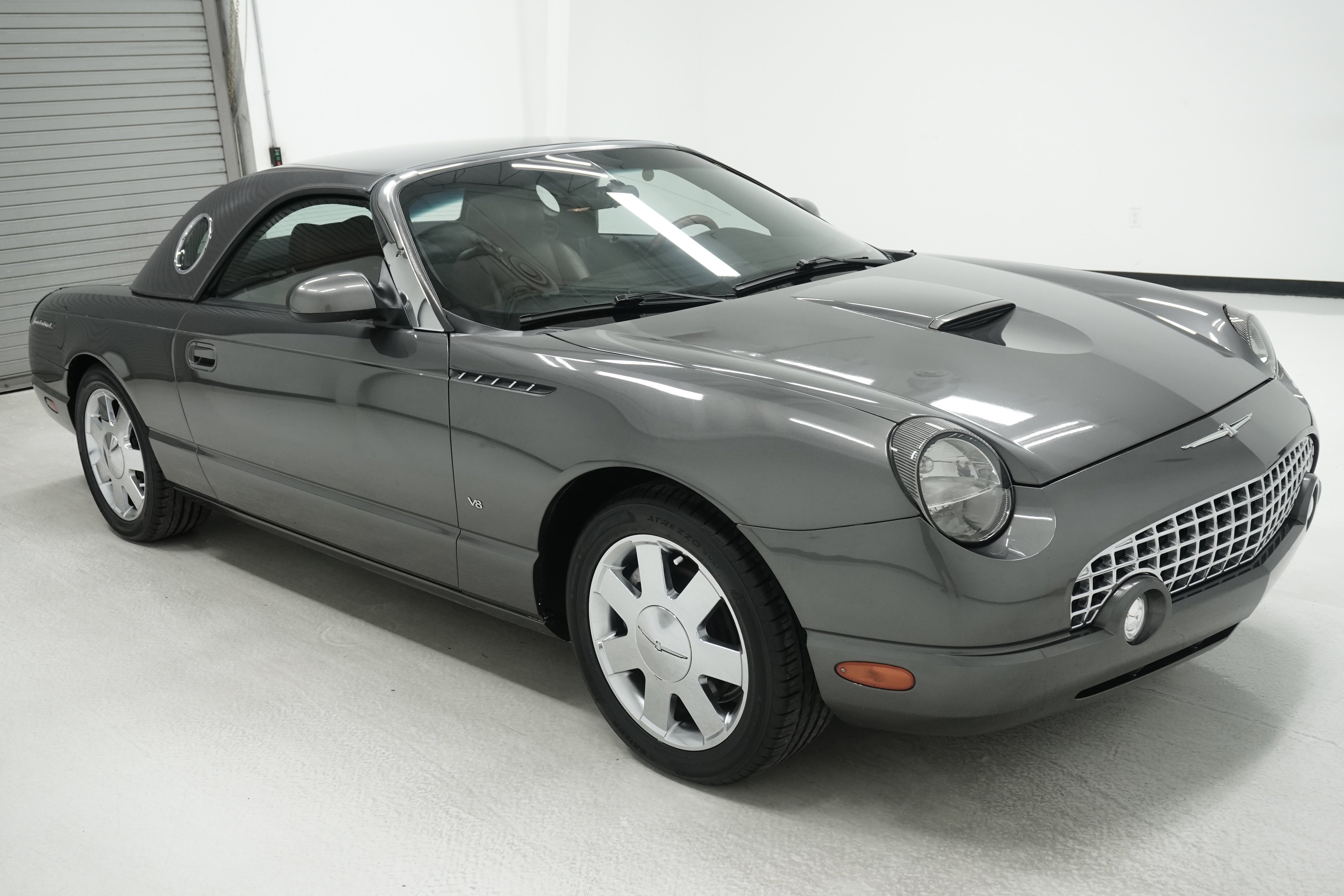 Used 2003 Ford Thunderbird RWD image 3