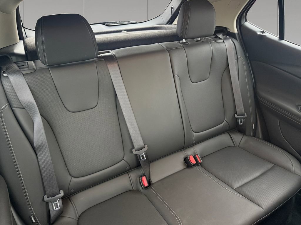 Used 2024 Buick Encore GX Sport Touring AWD/4WD image 18