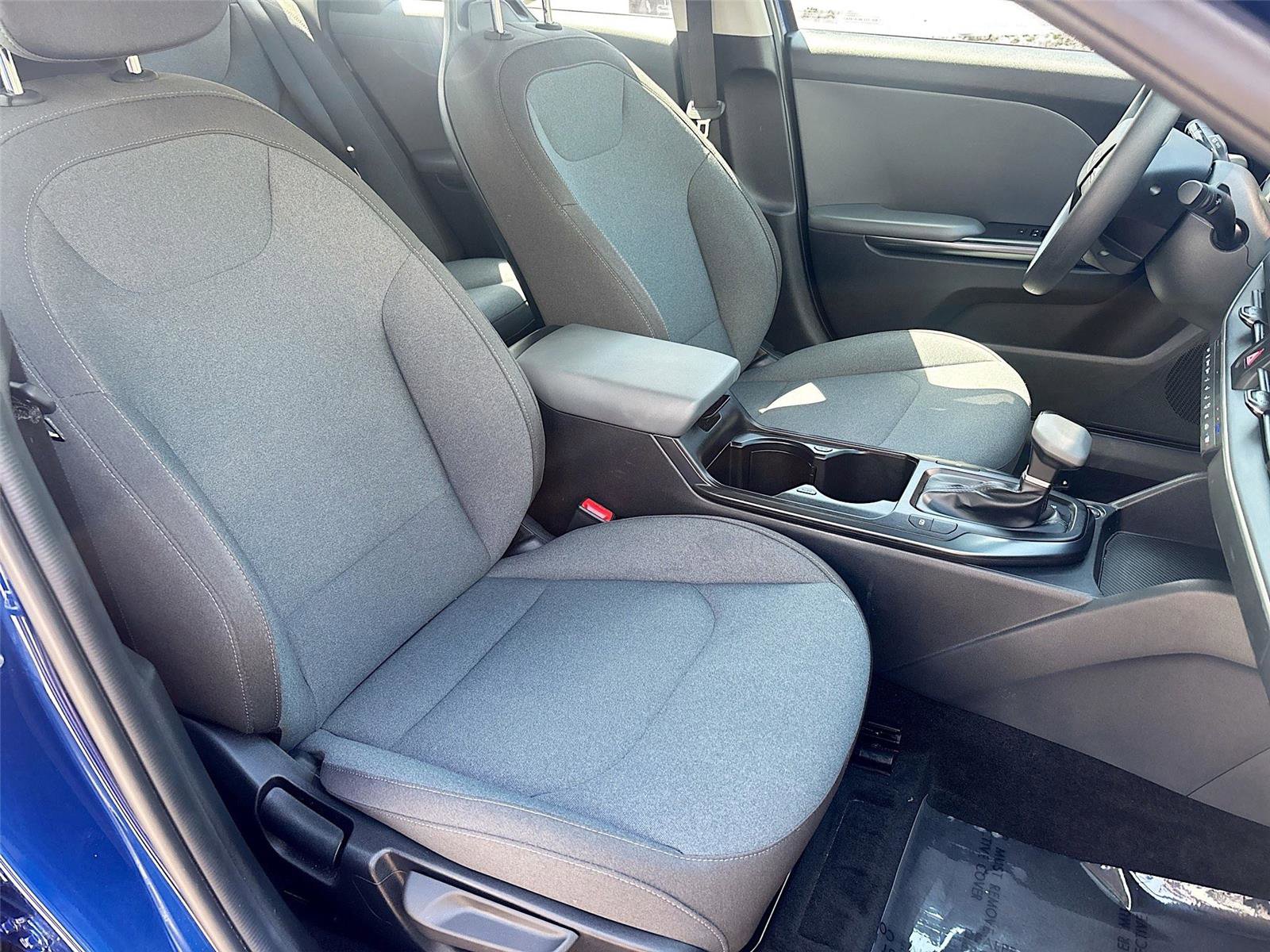 Used 2025 Kia K4 LXS image 27