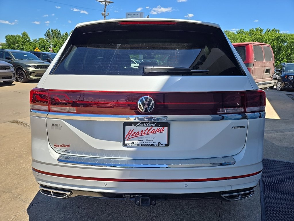 Used 2024 Volkswagen Atlas SEL Premium R-Line AWD/4WD image 10