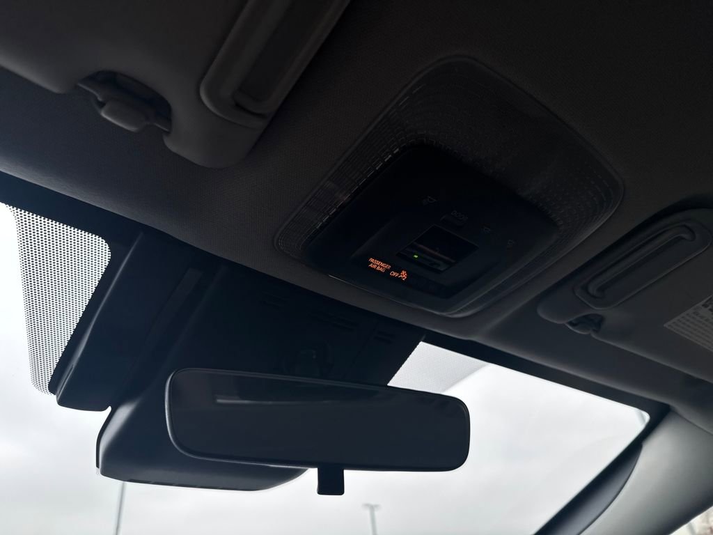 Used 2023 Toyota Prius Prime SE image 27