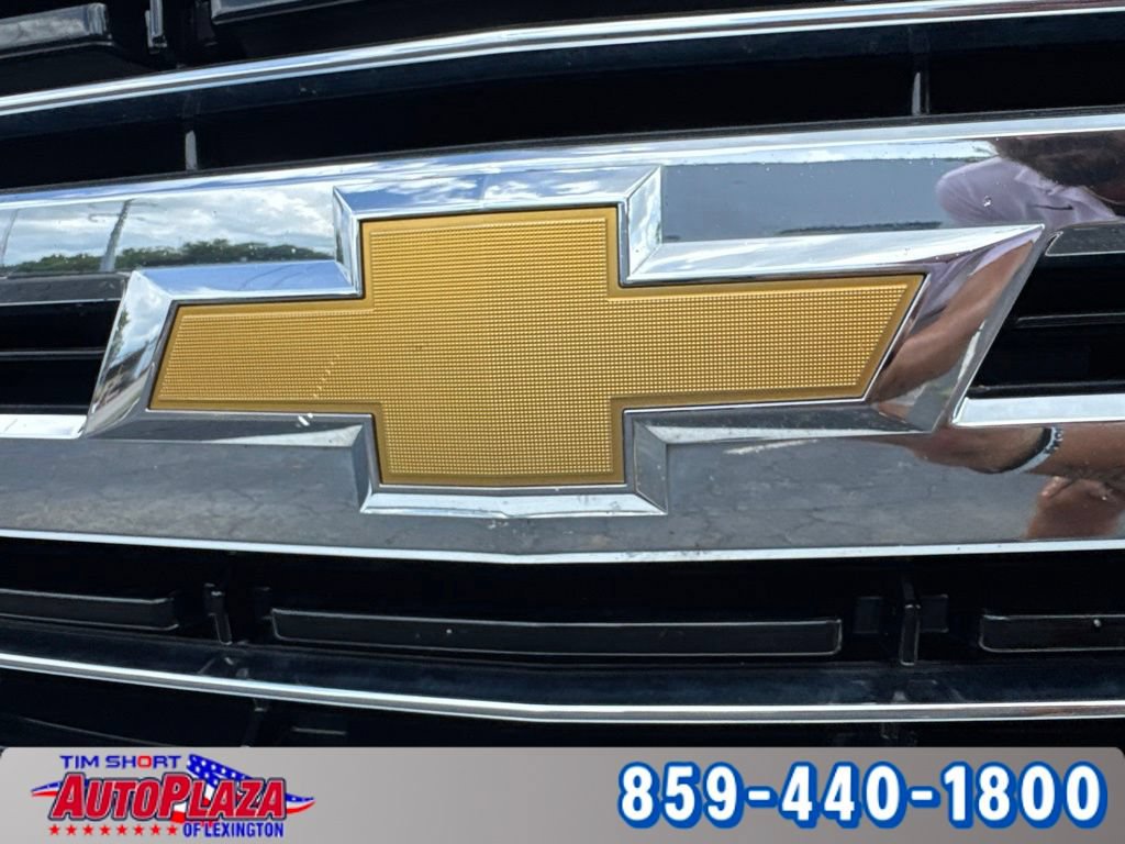 Used 2023 Chevrolet Suburban LT RWD image 14