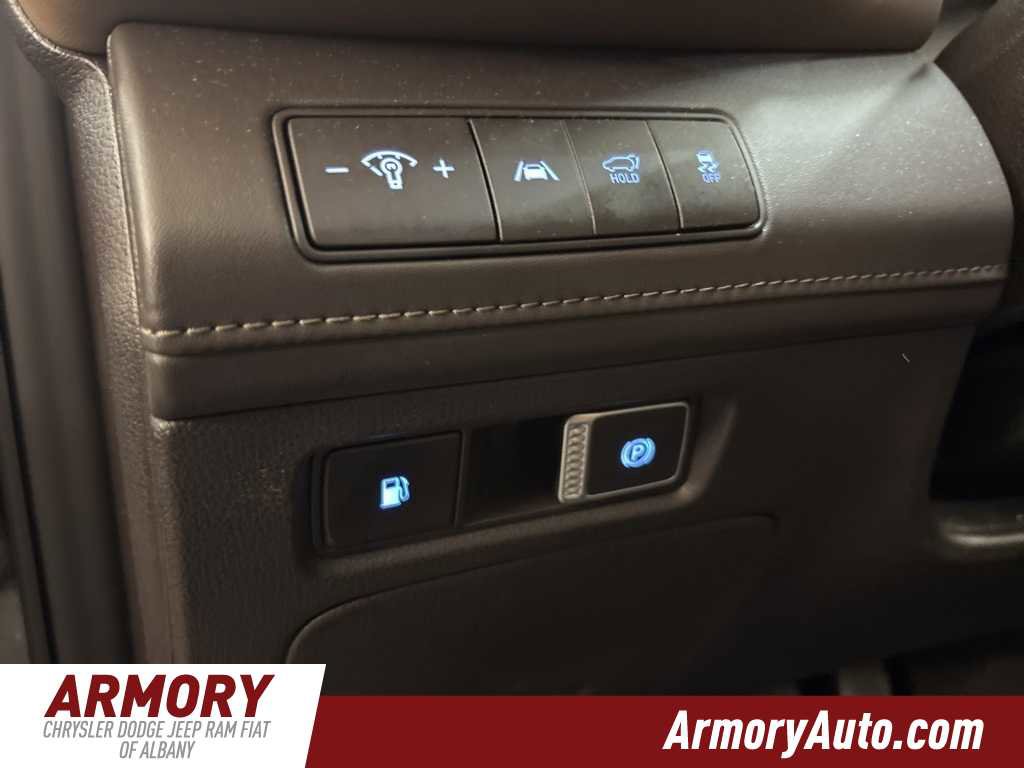 Used 2023 Hyundai Santa Fe Limited image 11