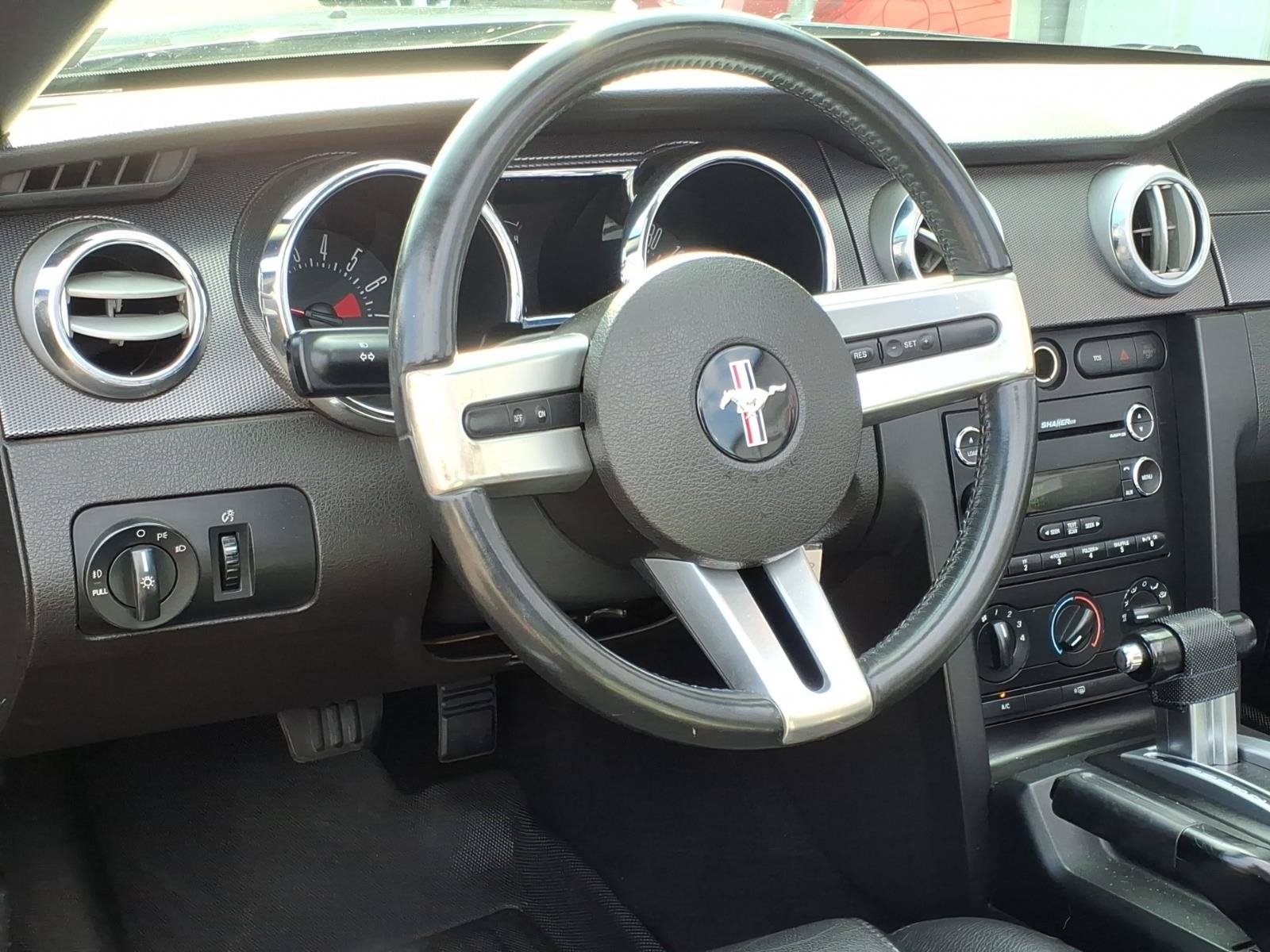 Used 2008 Ford Mustang Premium RWD image 7