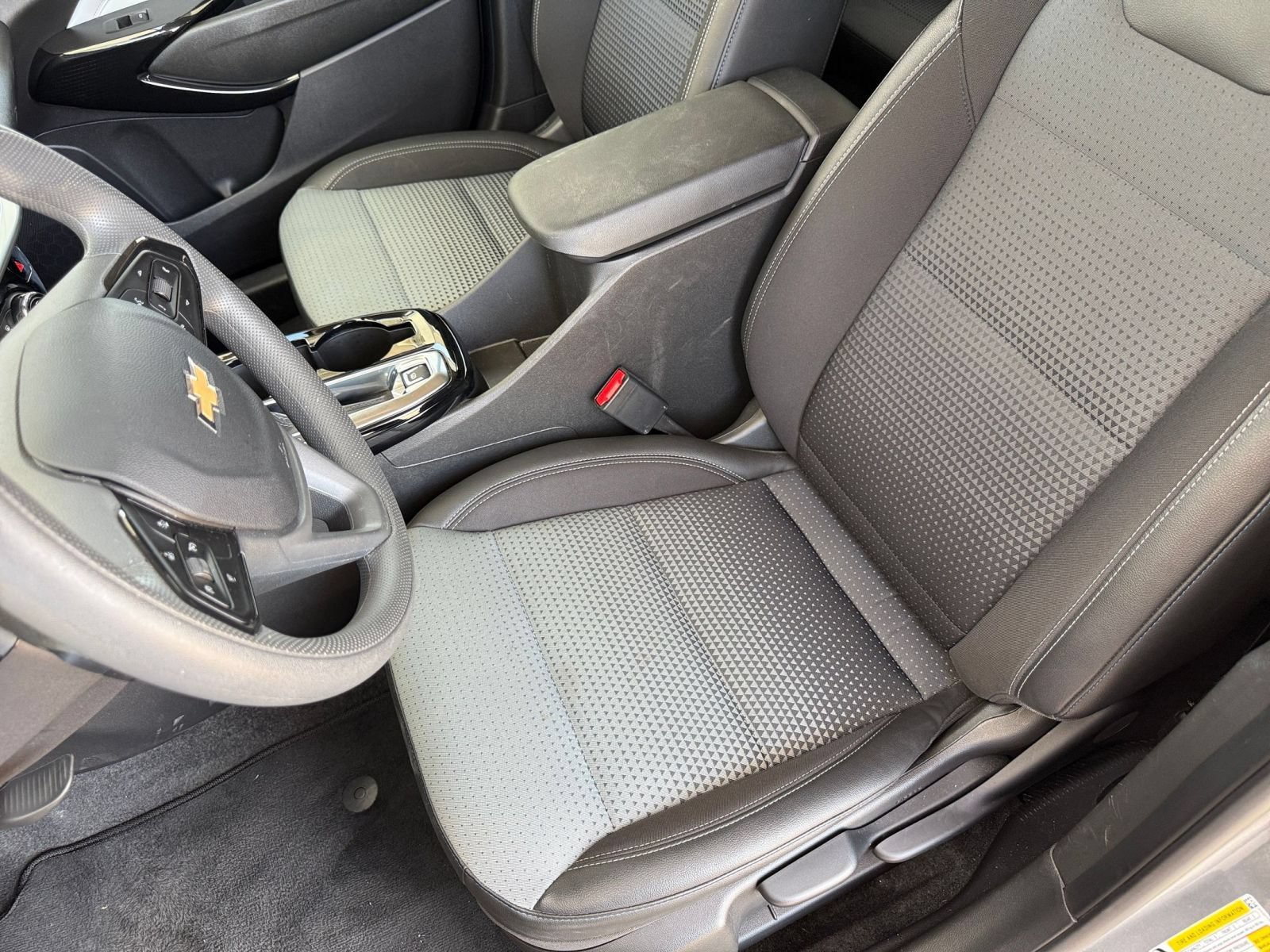 Used 2025 Chevrolet Trax LT FWD image 36