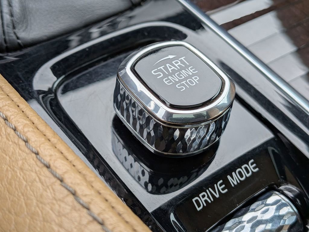 Used 2018 Volvo S90 T6 Momentum w/ Convenience Package image 25