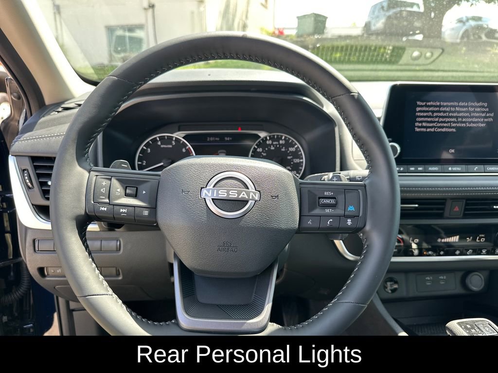 Used 2025 Nissan Rogue SV w/ SV Premium Package FWD image 16