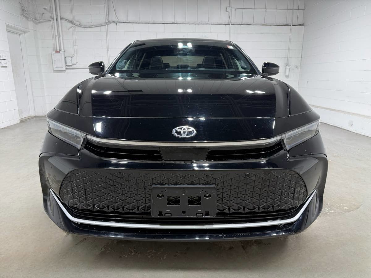 Used 2023 Toyota Crown w/ Advanced Technology Package image 2