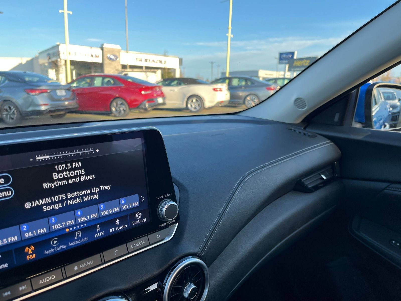 Used 2024 Nissan Sentra SV FWD image 33